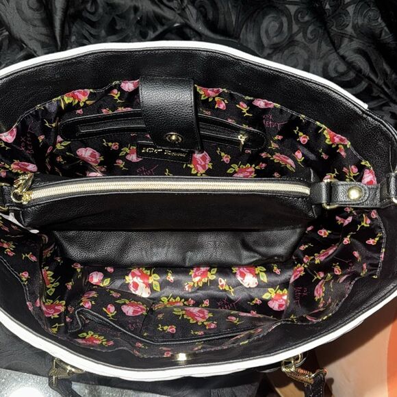 betsy Johnson, hummingbird butterfly  Quilted Tote Bag with removable pouch - Picture 10 of 15